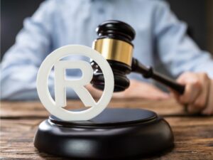 Prawne regulacje reklamy zewnętrznej – co warto wiedzieć?